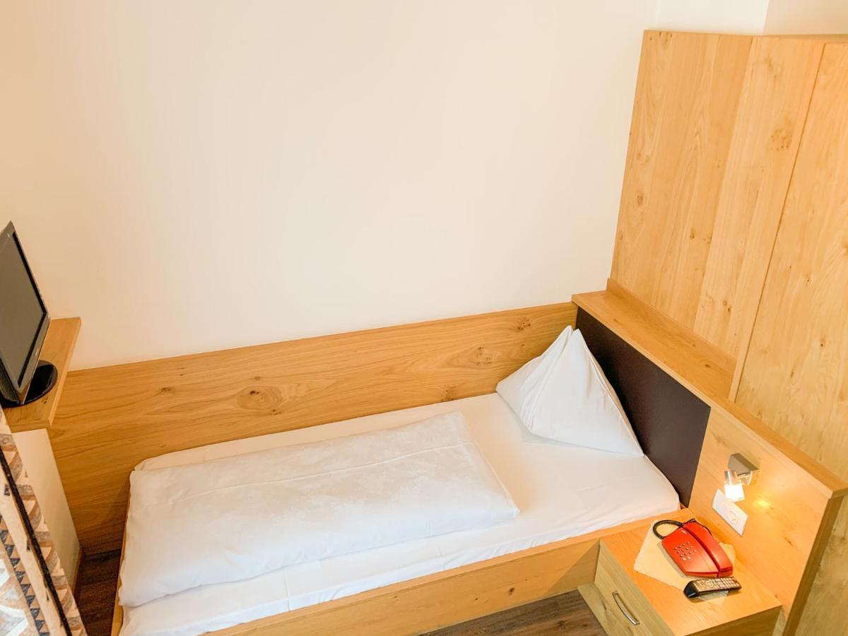 Hotel Montani Morter Екстер'єр фото