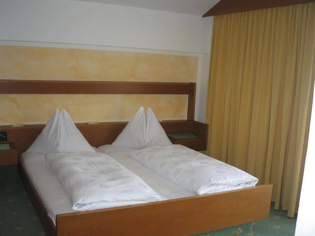 Hotel Montani Morter Екстер'єр фото