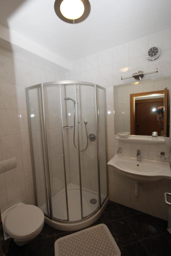Hotel Montani Morter Екстер'єр фото