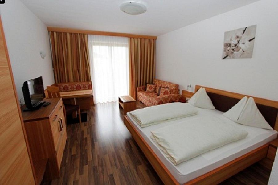 Hotel Montani Morter Екстер'єр фото